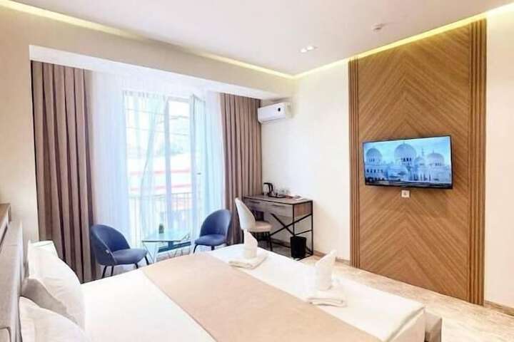 Room 6 of 60