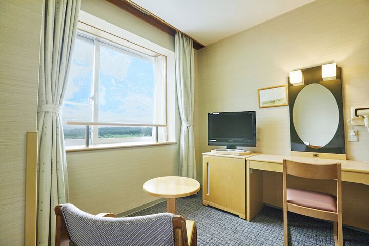 Room 14 of 90