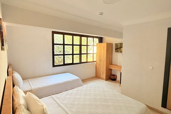 Room 19 of 39