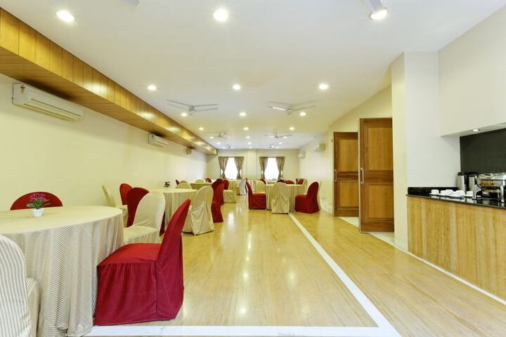 Ballroom/Hall 30 of 40