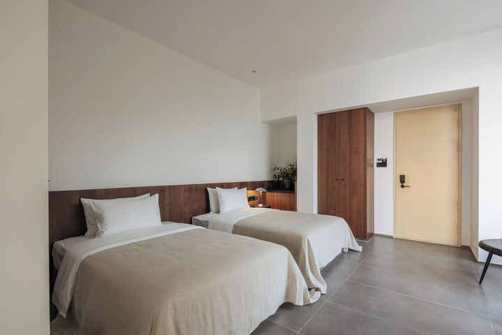 Room 54 of 331