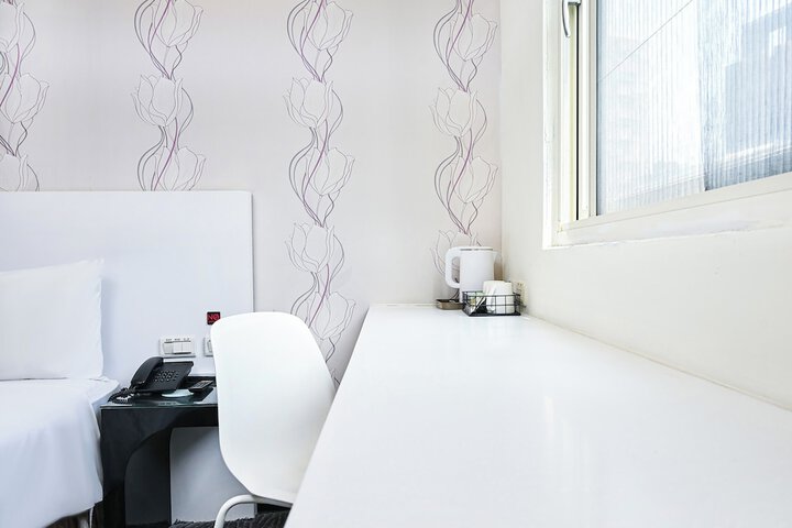 Room 46 of 83