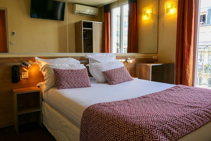 Room 30 of 62