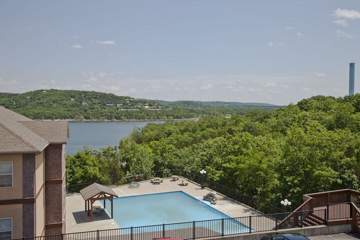 Swimming pool at Rockwood Resort