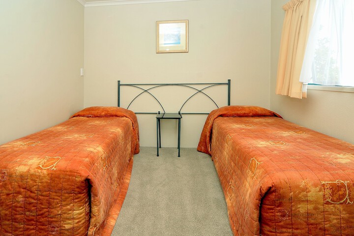 Room 9 of 37