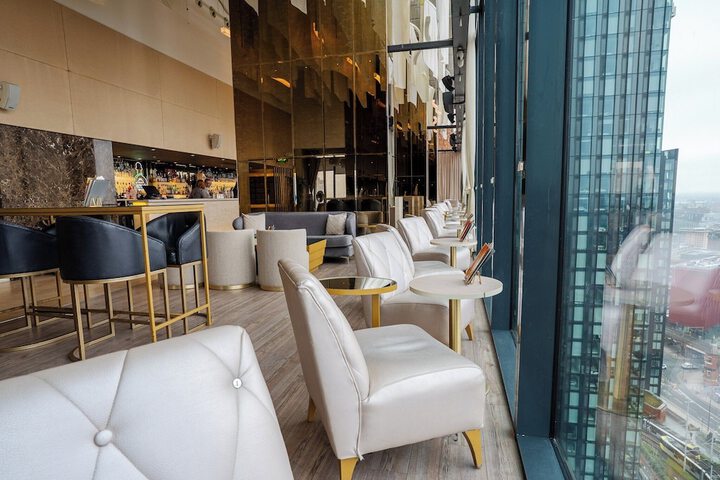Lounge 215 of 260