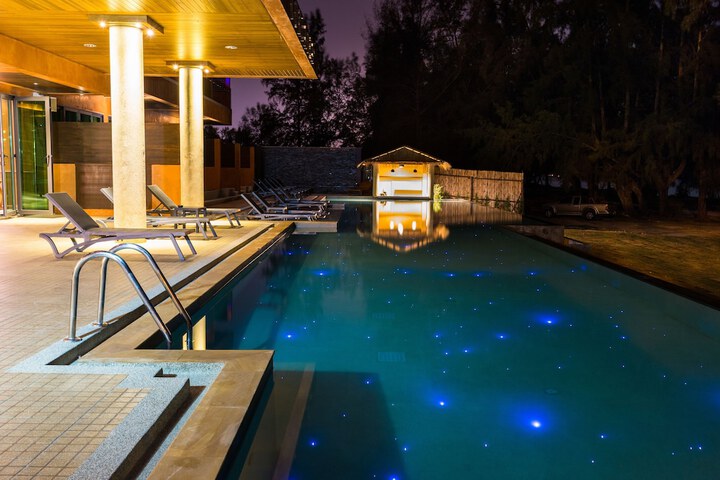 Pools & Facilities