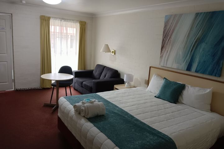 Room 9 of 29