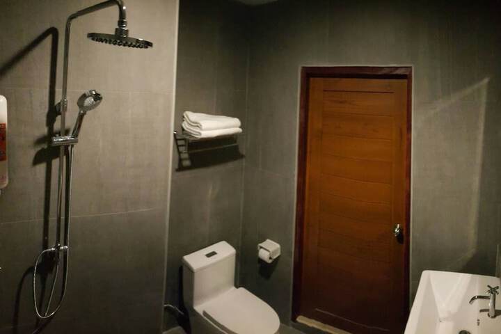 Room 19 of 33