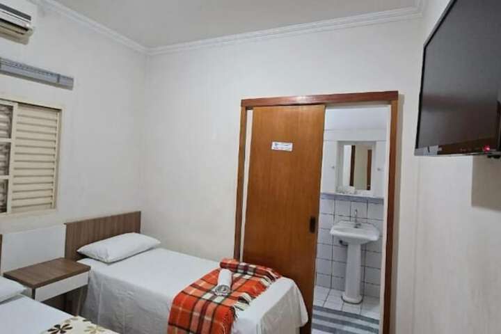 Room 9 of 37