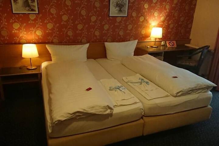 Room 5 of 19