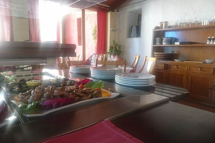 Dining 75 of 138
