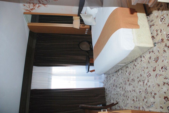 Room 15 of 63