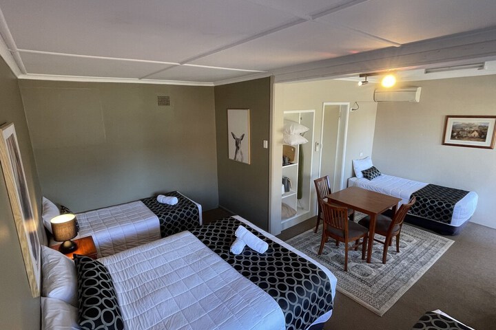 Room 13 of 44