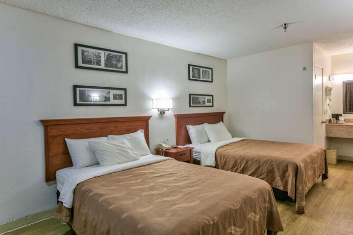 2 Double Beds (2 of 13)