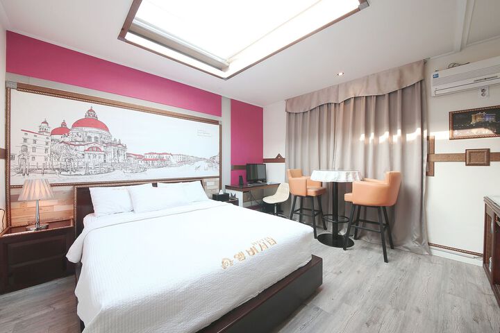 Room 47 of 58