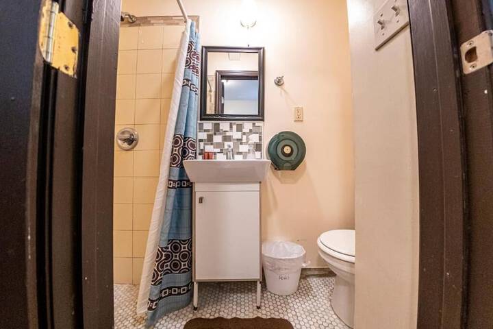 Room 34 of 51
