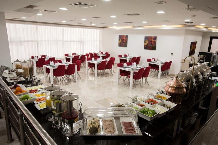 Dining 56 of 61