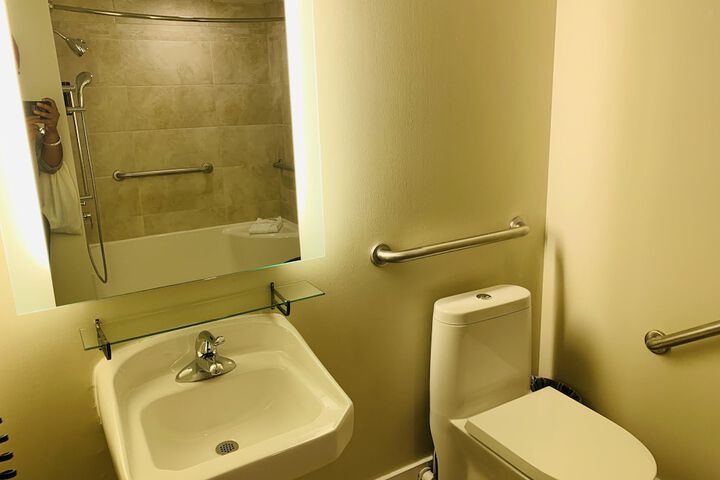 Room 30 of 73