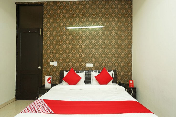 Room 12 of 20