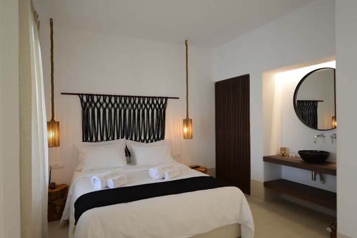 Room 17 of 173