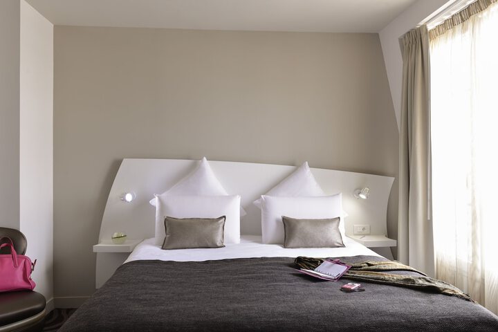 Room 2 of 44