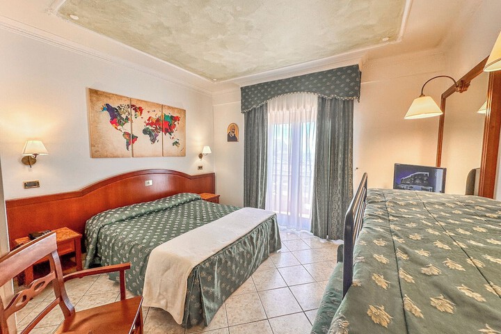 Room 12 of 41