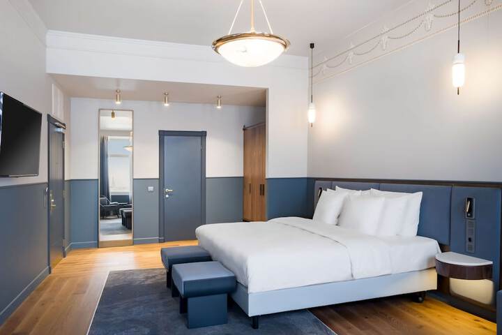 Room 28 of 116
