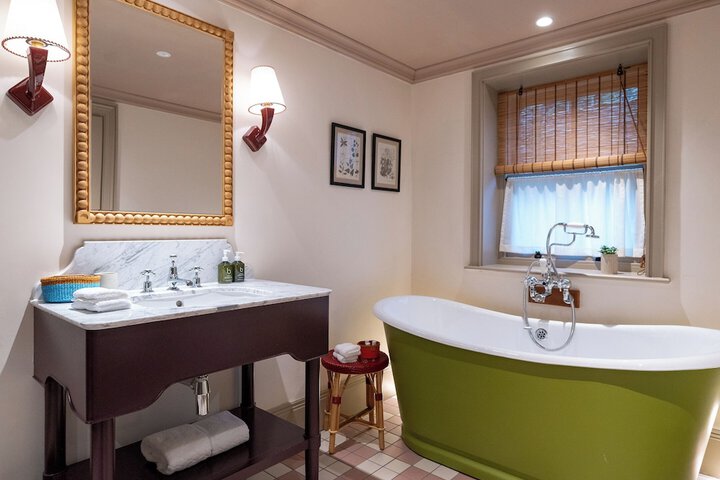 Room 49 of 150