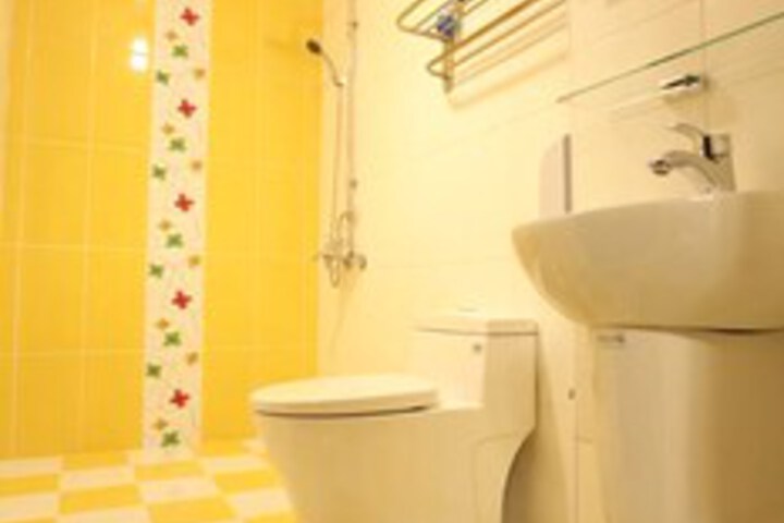 Room 2 of 29