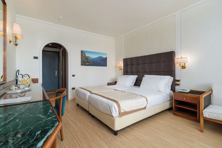 Room 13 of 64