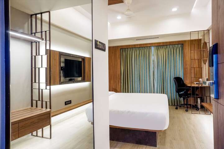 Room 19 of 100