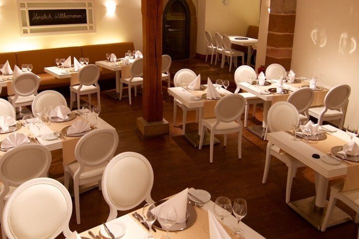 Dining 18 of 34