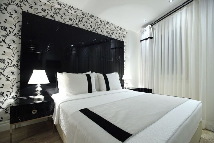 Room 3 of 96