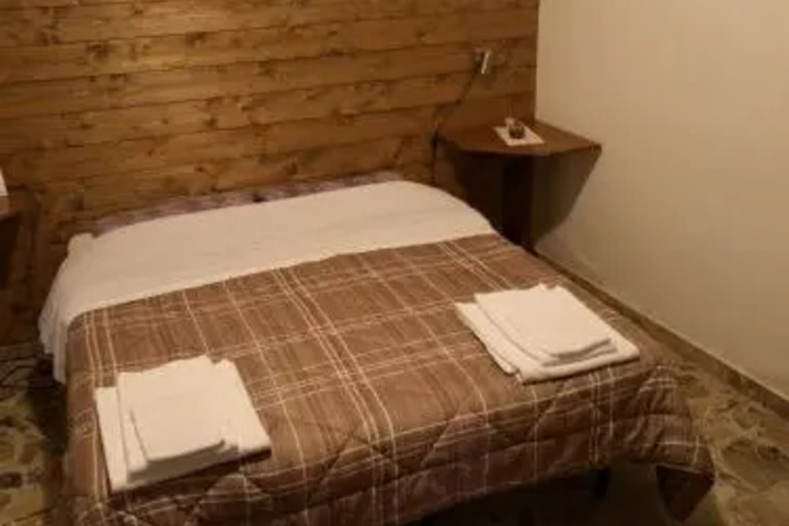Room 2 of 9