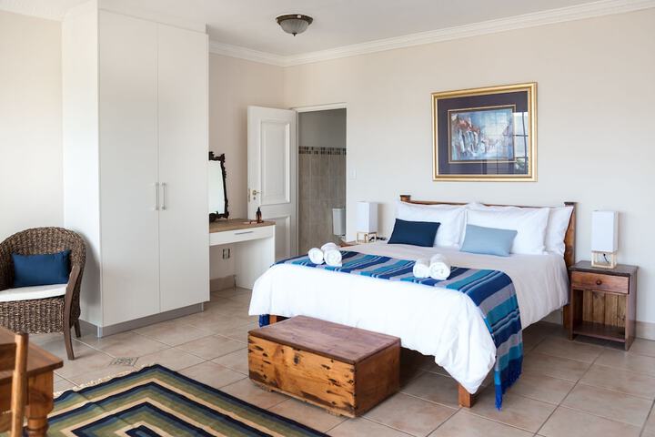 Room 3 of 34