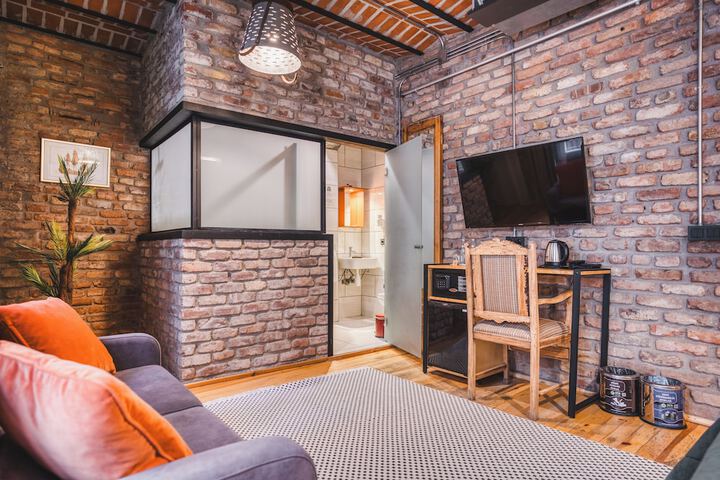 Room 19 of 57