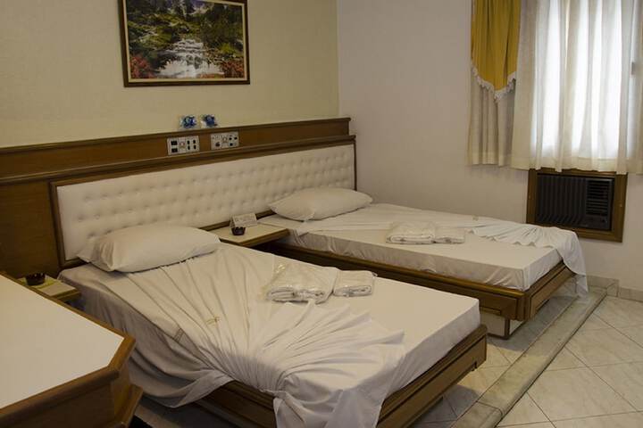 Room 8 of 27