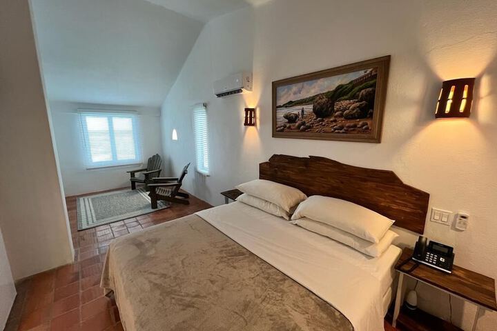 Room 6 of 99