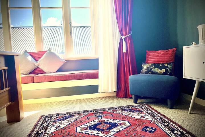 Room 2 of 80