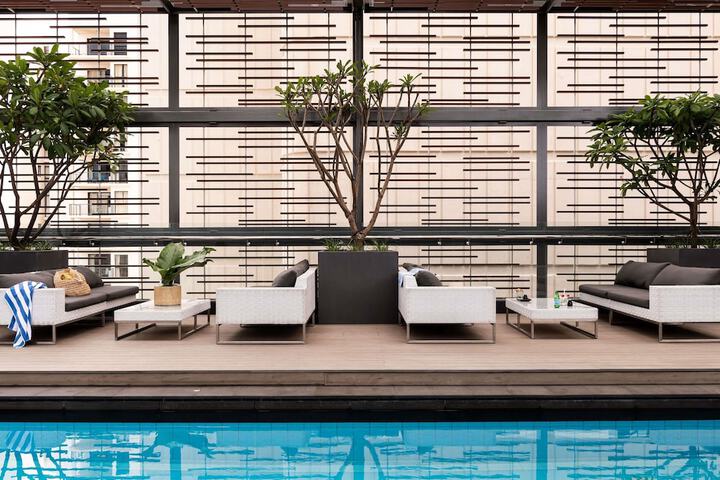 Pool 40 of 128
