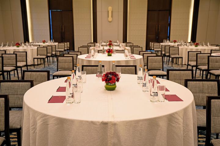 Ballroom/Hall 18 of 19