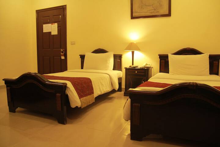 Room 6 of 35