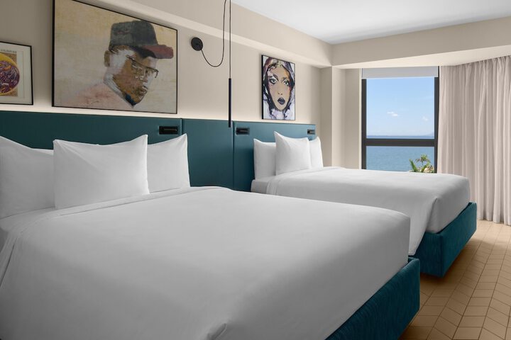 Room 14 of 104