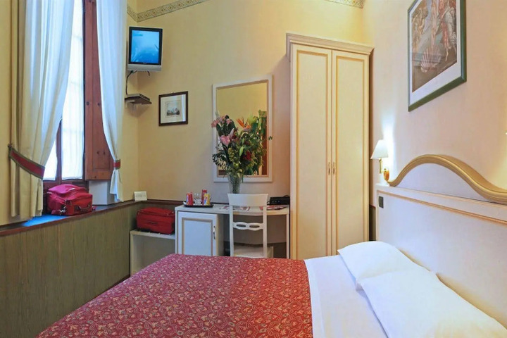 Photo 6