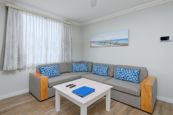Room 16 of 37