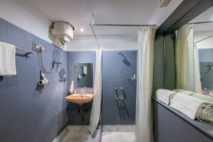 Room 20 of 36