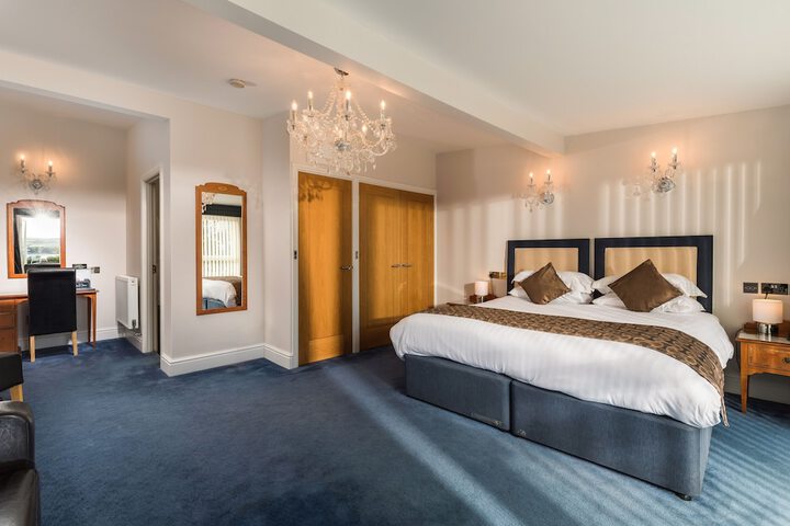 Room 12 of 150