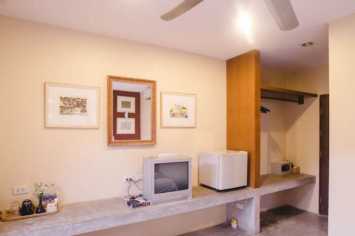 Room 11 of 50
