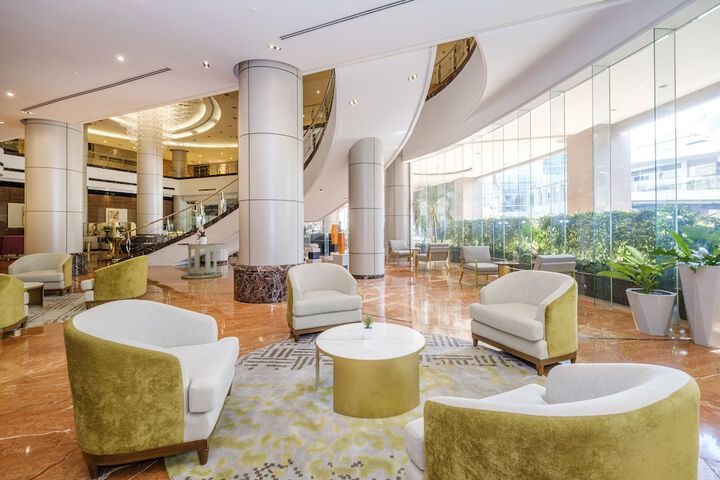 Entrance & Lobby